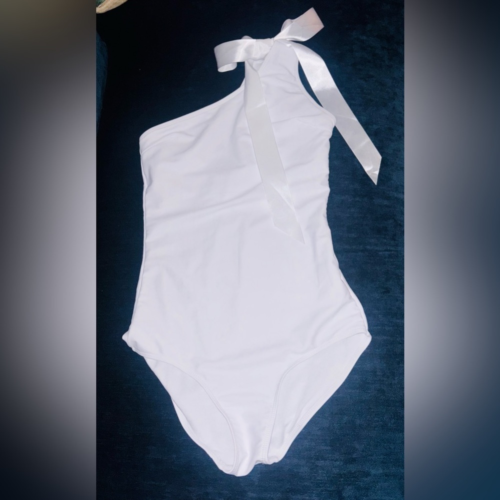 NWOT AIOSYUO White Single Shoulder  Bow Tie Ribbon One  Piece Swim Suit Size L